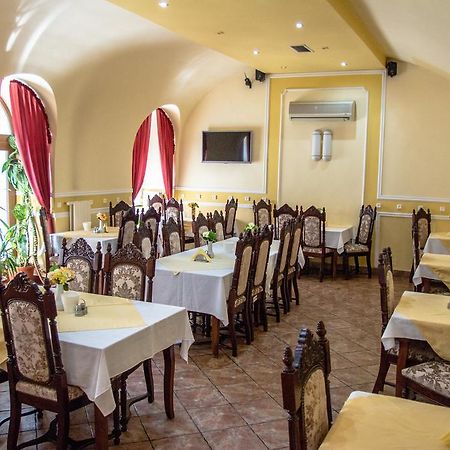Hotel Astoria Satu Mare Luaran gambar