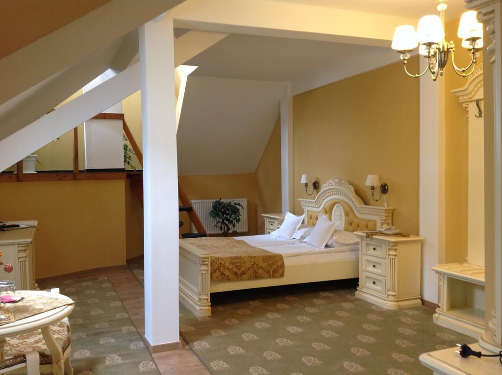Hotel Astoria Satu Mare Bilik gambar