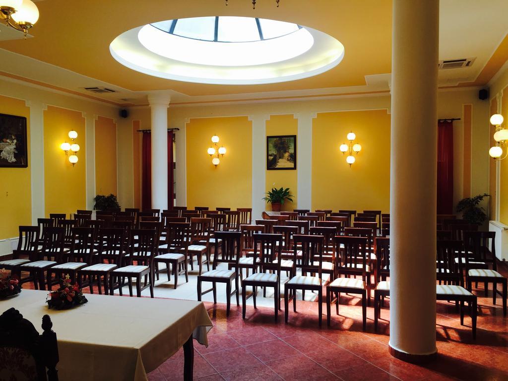 Hotel Astoria Satu Mare Luaran gambar