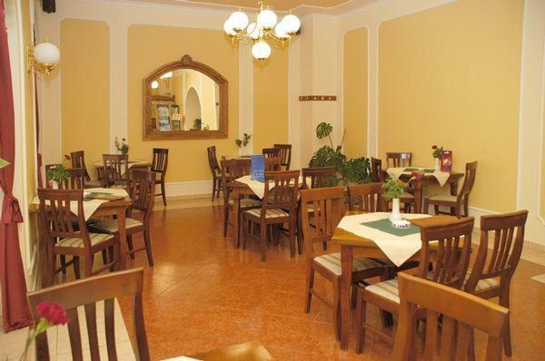 Hotel Astoria Satu Mare Luaran gambar