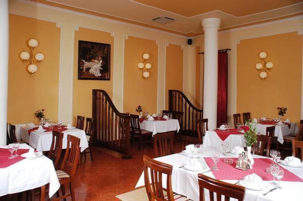 Hotel Astoria Satu Mare Luaran gambar