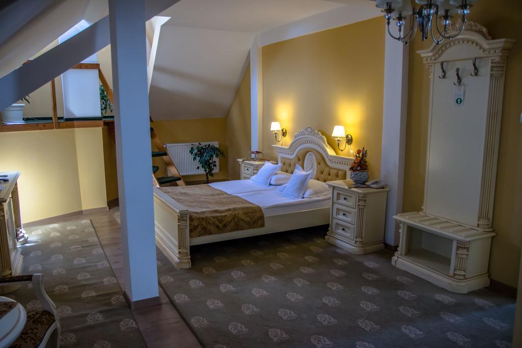 Hotel Astoria Satu Mare Luaran gambar