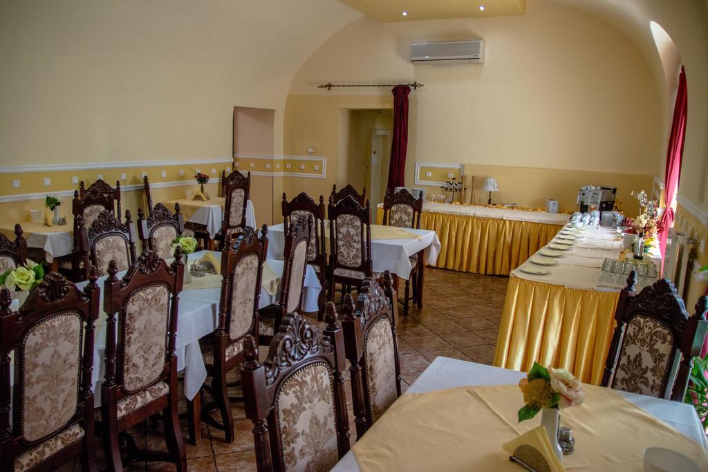 Hotel Astoria Satu Mare Luaran gambar